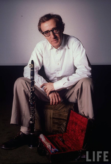 Нью-Йорк, октябрь 1989 года. Вуди Аллен и его кларнет. Фото из архива LIFE. Фотограф Тед Тай