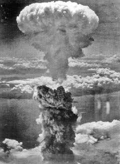 Атомный взрыв в Нагасаки.