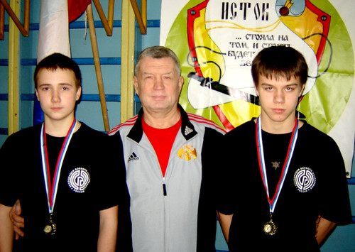 Тадеуш Касьянов и юные каратеки