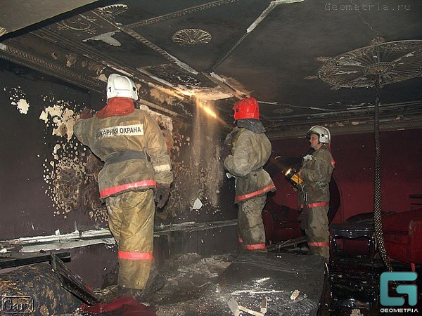 Клуб "Опиум" после пожара. Фото с сайта Geometria.ru