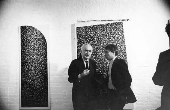 На выставке картин Вильяма Бруя в Нью-Йорке с Алексом Либерманом. Фотография: Доминик Набоков