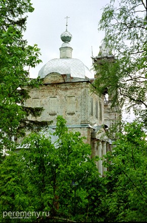 Благовещенский монастырь на Монзе был закрыт в 1764 году. От него сохранилась эта церковь - во имя Благовещения