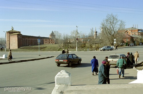 Коломна. Городская площадь и кремль. Вообще-то, этот город всегда был хорошо укреплен. Так что, когда рассуждают о том, что Старо-Голутвин монастырь был построен для укрепления Коломны, - это по меньшей мере преувеличение