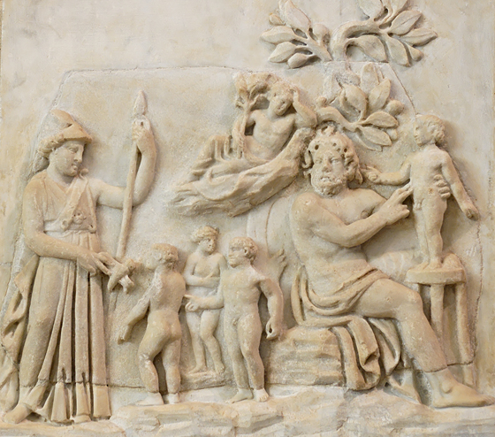 Прометей создает человека при помощи Афины. Мраморная скульптура III века н.э.