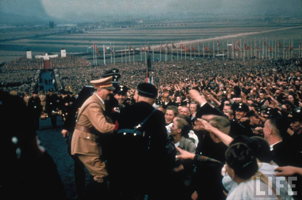 Гитлер со своим народом