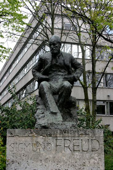 Памятник Фрейду в Лондоне