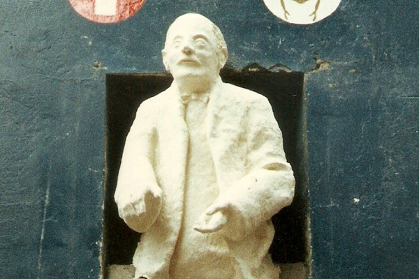 Статуя Юнга на Мэтью-стрит в Ливерпуле