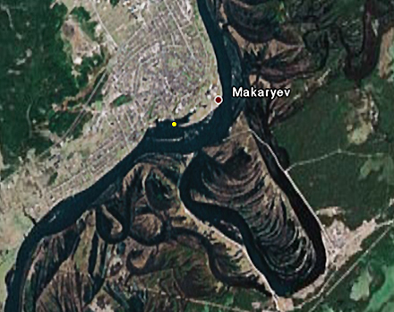 Макарьев из космоса. Город, река, старицы за ней. Монастырь стоит приблизительно там, где красная точка. А желтой точкой я отметил район, где было озеро. Собственно оно и сейчас просматривается на снимке