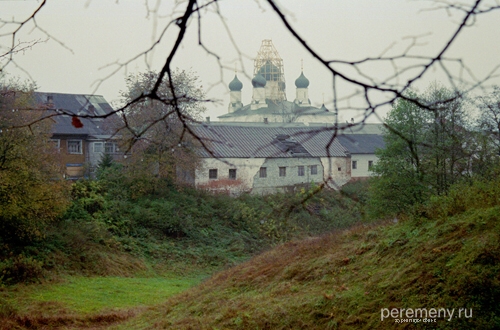 Макарьев монастырь, ложбина