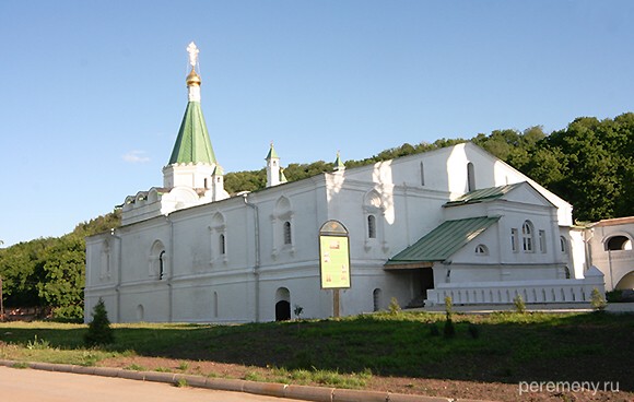 Печерский монастырь, церковь Успения Богородицы. Построена в 1649 году