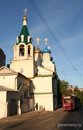 Церковь Жен Мироносиц в Нижнем Новгороде. В приходе этой церкви родились Евфимий Суздальский и Макарий Желтоводский и Унженский. Как только в ней начиналась служба, младенец начинал реветь. Родителей это поначалу смущало, а потом они поняли, что это он так просится в церковь