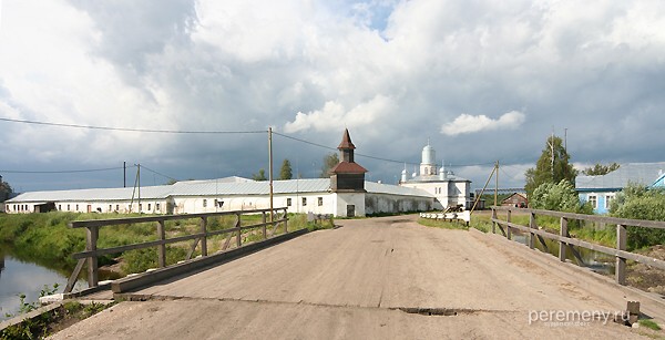 Мост через Сору на подъезде к Нило-Сорской пустыни