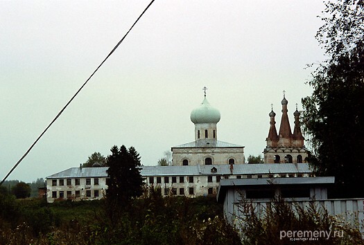 Троицкая часть Александро-Свирского монастыря от Преображенской. Там сейчас сумасшедший дом (буквально)