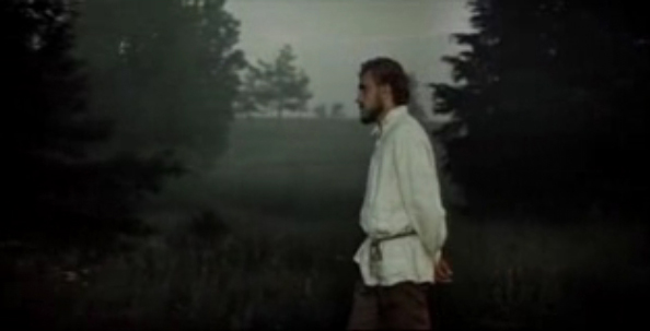 Левин после бессонной ночи проведенной в стогу. Кадр из фильма Александра Зархи «Анна Каренина». 1967
