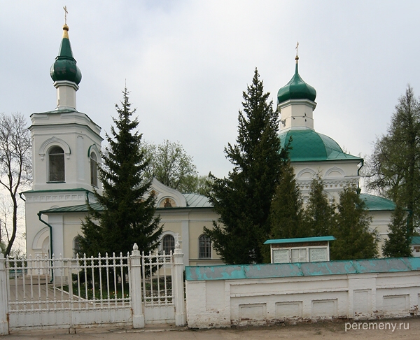 Церковь в селе Кочаково неподалеку от Ясной поляны. Здесь усыпальница рода Толстых. Фото Олега Давыдова