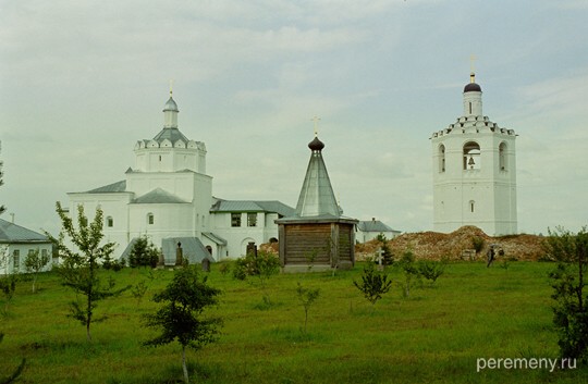 Болдинский монастырь. Колокольня тоже была разрушена и потом восстановлена Барановским