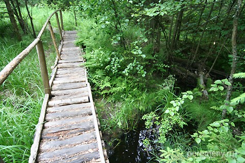 Мостки через речку Чертовскую. Это уже внизу, за чертой Городища