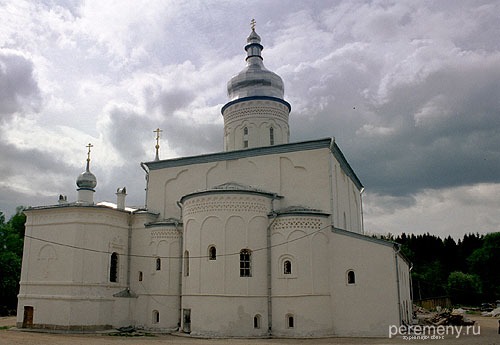 Псковская архитектура Трехсвятительского собора