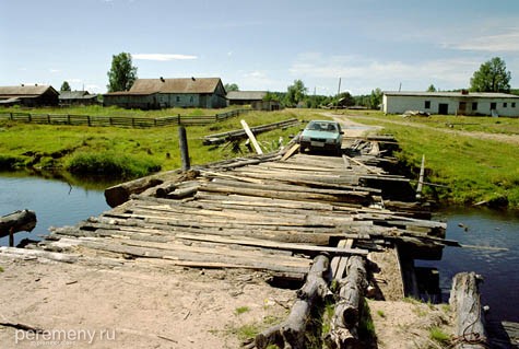 Поселок Советский. Через реку Княжую переехать по этому мосту можно. Можно проехать и дальше, но не слишком далеко
