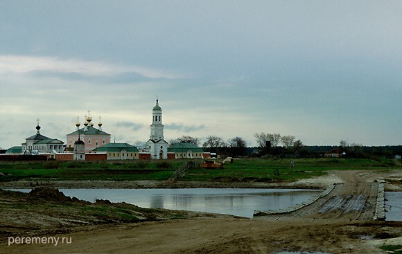Николо-Чернеевский монастырь из-за Цны