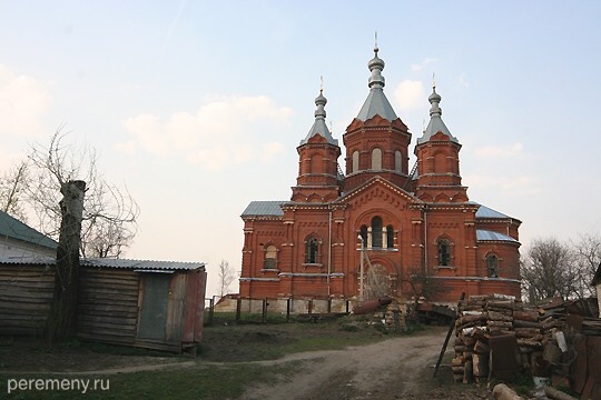 Вознесенский собор Тюнинского монастыря построен в самом конце 19-го века