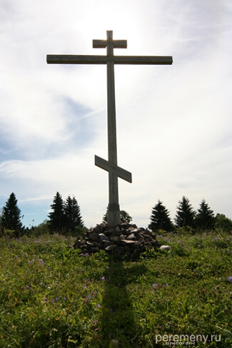 Крест на холме Голгофа в монастыре Павла Обнорского