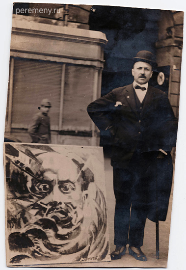 Турин, 1920 год, Маринетти позирует рядом со своим портретом работы Ружены Затковой