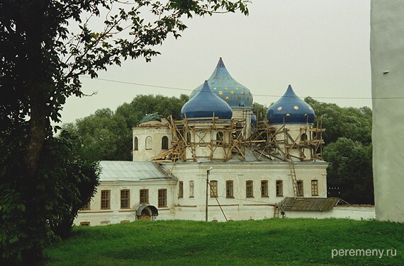 Крестовоздвиженский собор Юрьева монастыря
