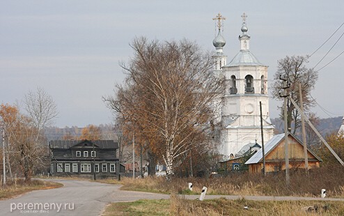 Казанская церковь в поселке Макарьево. Когда в 19-м веке монастырь закрыли, в эту церковь было передано много монастырских реликвий.