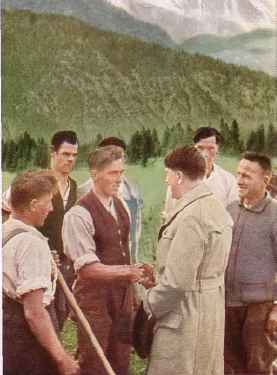 Адольф Гитлер и германские фермеры
