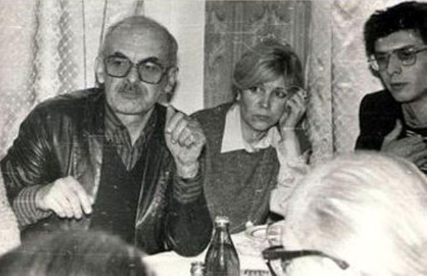 Булат Окуджава и его жена Ольга Арцимович с сыном