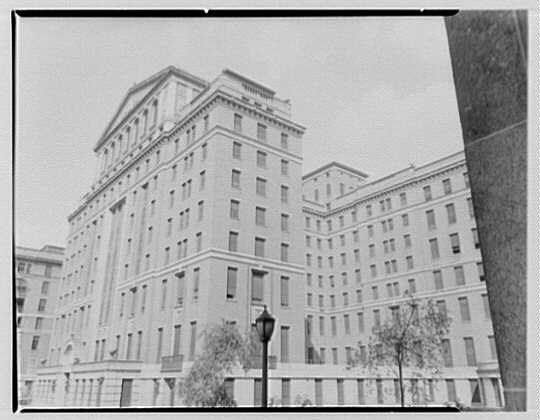 bellevue_hospital_1950.jpg