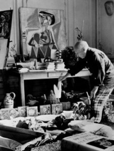 П.Пикассо в раб. кабинете