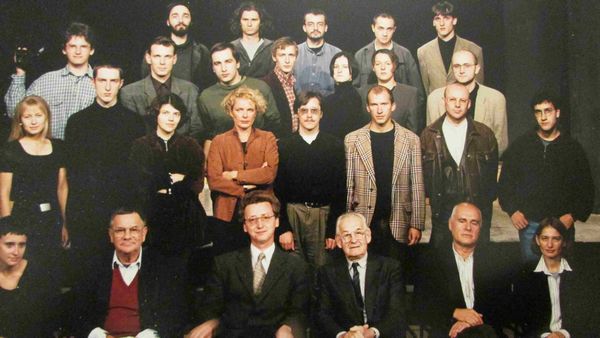 Выпуск курса Анджея Вайды, 1997 г., Краков, Т.Данильянц во втором ряду третья слева 