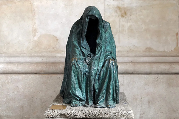 Прага. Cтатуя скульптора Анны Хроми - дух Командора