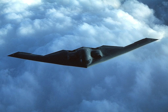 Американский бомбардировщик B-2. В фильме для пущей путаницы говорят о B-3