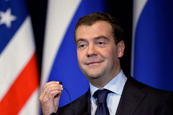 http://www.peremeny.ru/books/osminog/wp-content/uploads/2011/03/medvedev_b.jpg