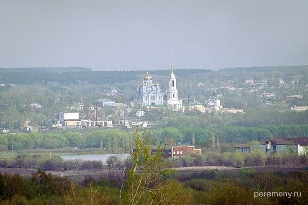 Задонск через Дон. Монастырь Рождества Богородицы. Фото Олега Давыдова