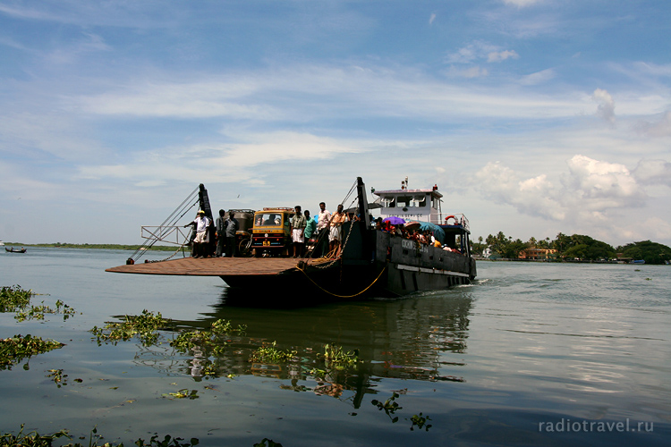 ferry in Fort Kochi, кочин